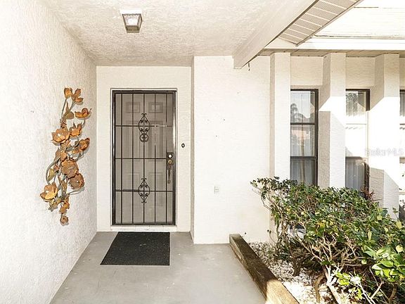 3rd image of 8807 Bermuda Ln