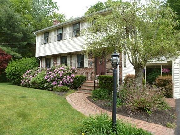 3rd image of 28 Deborah Lee Ln