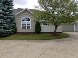 8242 Cyrus Ln, Northfield, OH