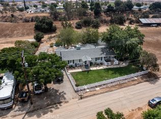811 W County Line Rd, Calimesa, CA 92320
