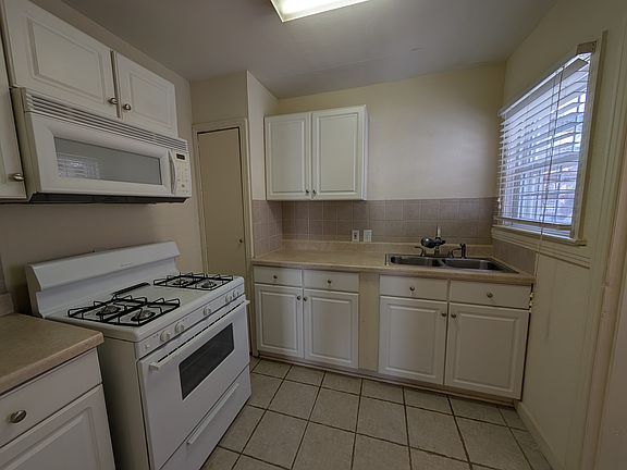 3rd image of 3421 Westminster Ave APT 2