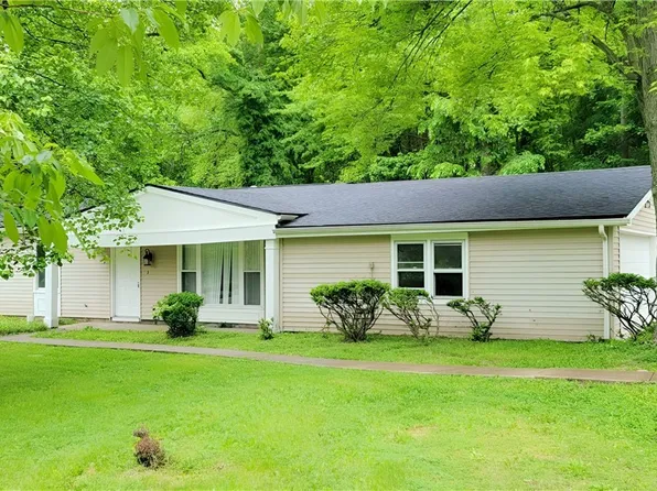 445 Houghton Rd, Northfield, OH 44067