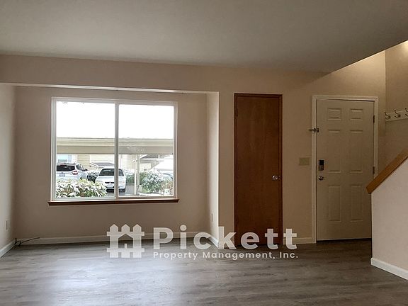 4th image of 1225 NE Jasmine Ln