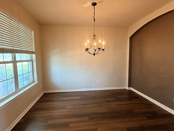 2nd image of 612 Dyann Dr