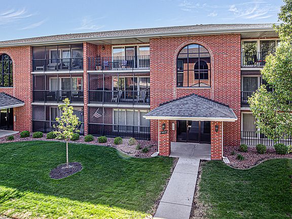 2nd image of 5031 Circle Dr #207
