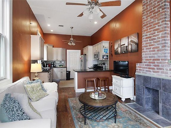 4th image of 8421 Green St #23