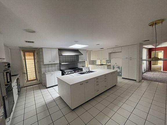 2nd image of 5 Harrington Ln