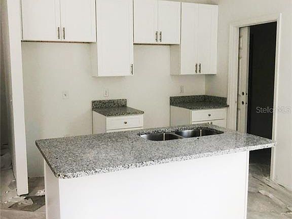 3rd image of 409 Naples Ct