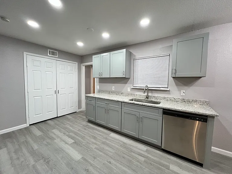 4330 Redstone Dr — Photo 3