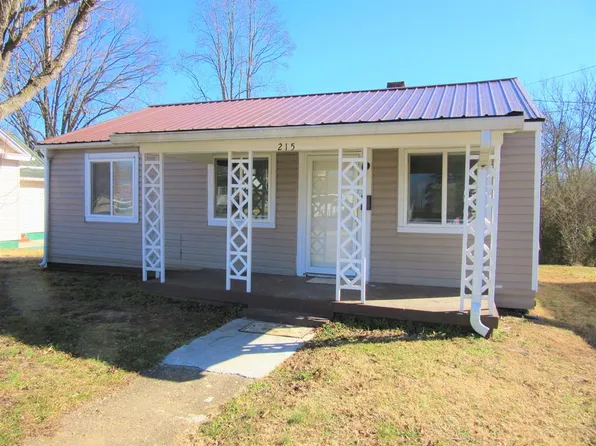 215 Chalmers St, South Boston, VA 24592