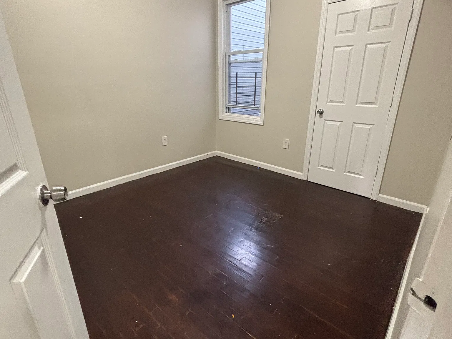 4 bed, $2,550 — Photo 2