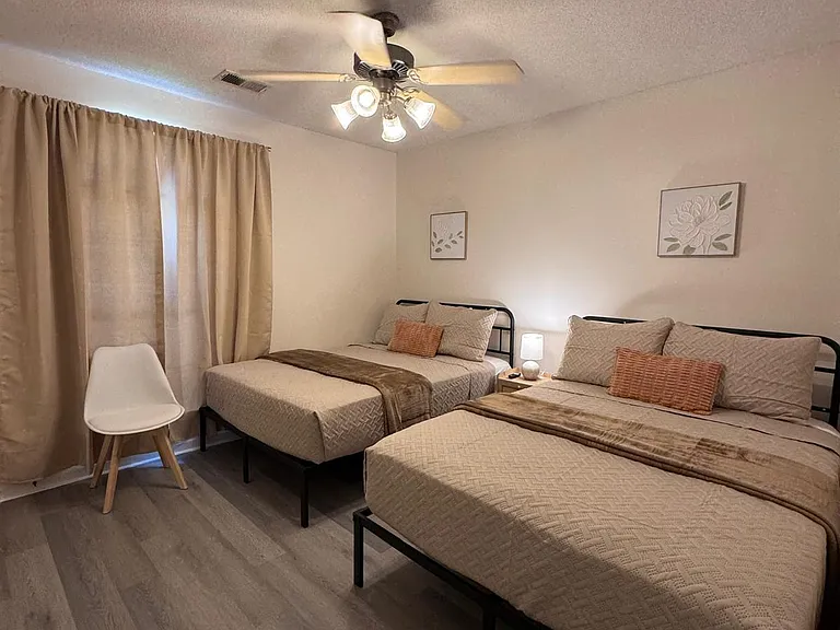 7503 Hunters Hollow Ln — Photo 4