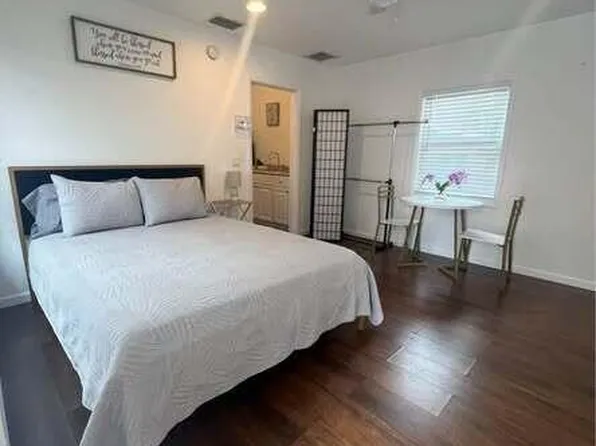 630 N J St, Lake Worth, FL 33460