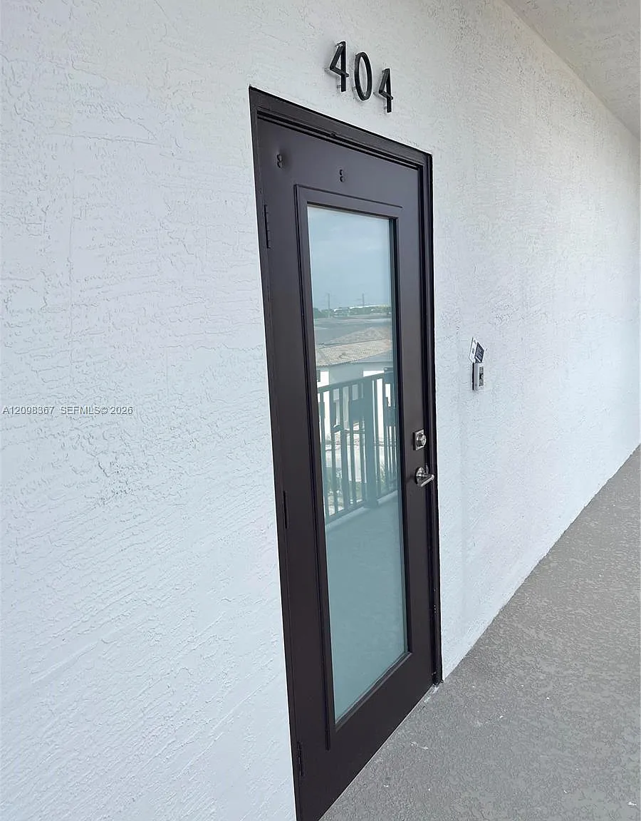 Downtown Doral South Phas — Photo 1