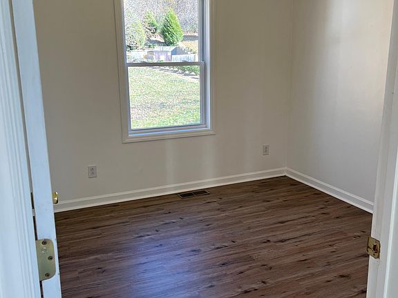 5th image of 1503 Grissom Ln
