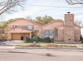 1015 W 11th St, Brady, TX 76825