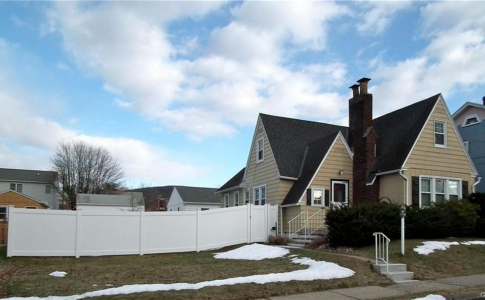 1st image of 1527 Burkhardt St