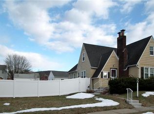 1527 Burkhardt St, Hellertown, PA 18055