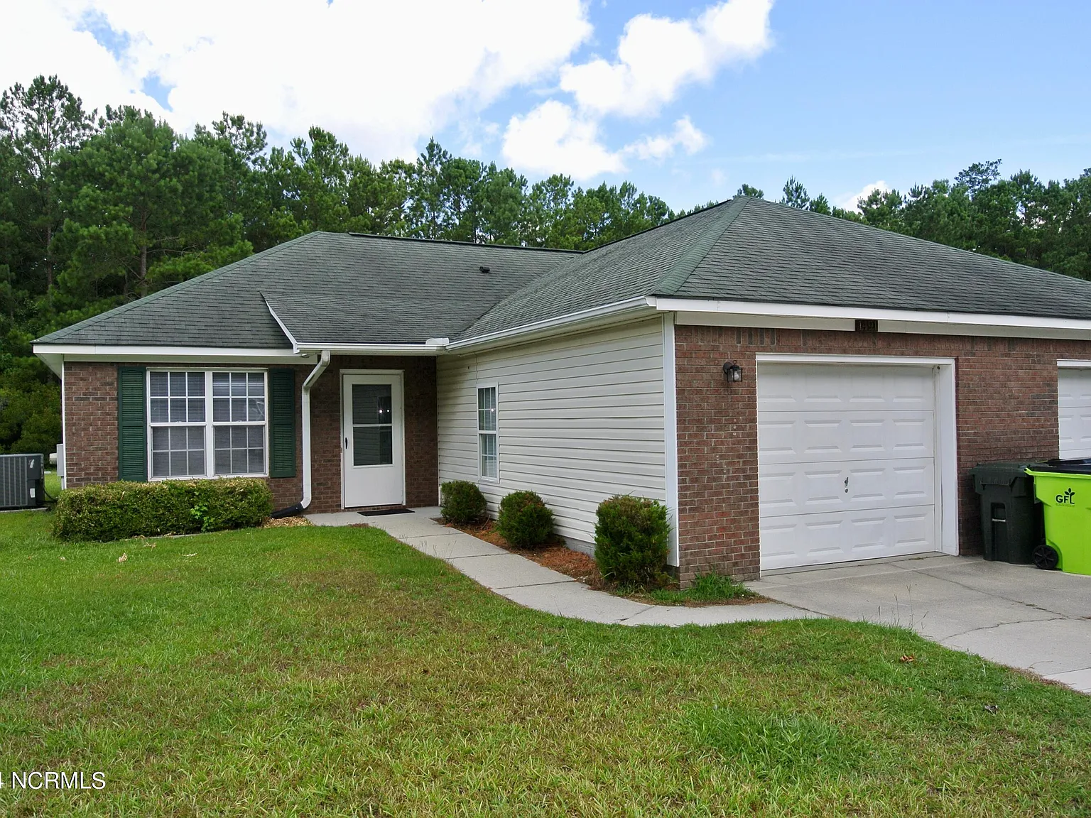 2 bed, 2.0 bath, $1,300 — Photo 2