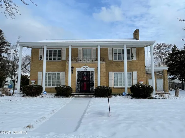 2116 Leahy St, Muskegon Heights, MI 49444