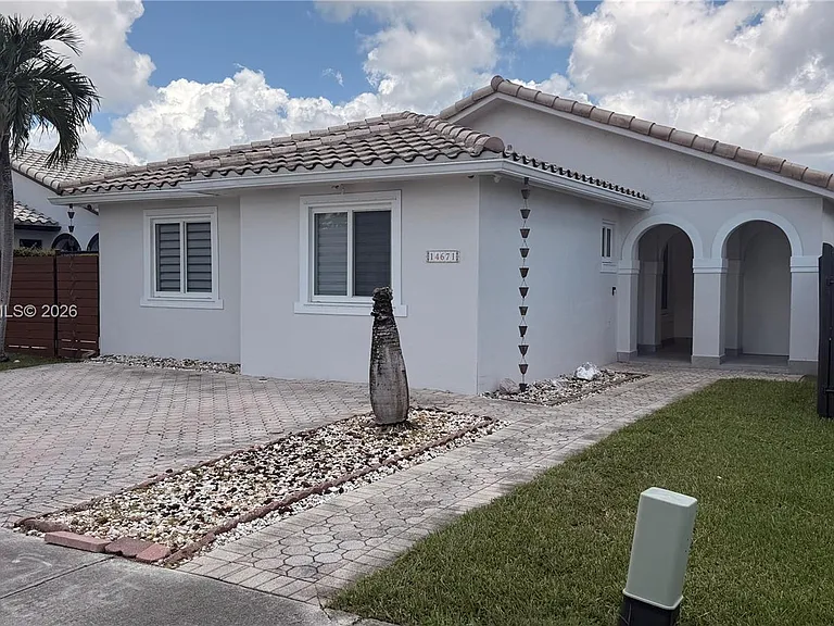 14671 SW 114th Ter — Photo 1
