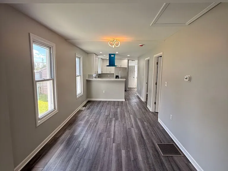 4624 Towle Ave — Photo 8