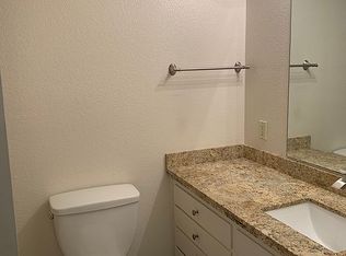 123 W Beverly Pl APT M, Tracy, CA