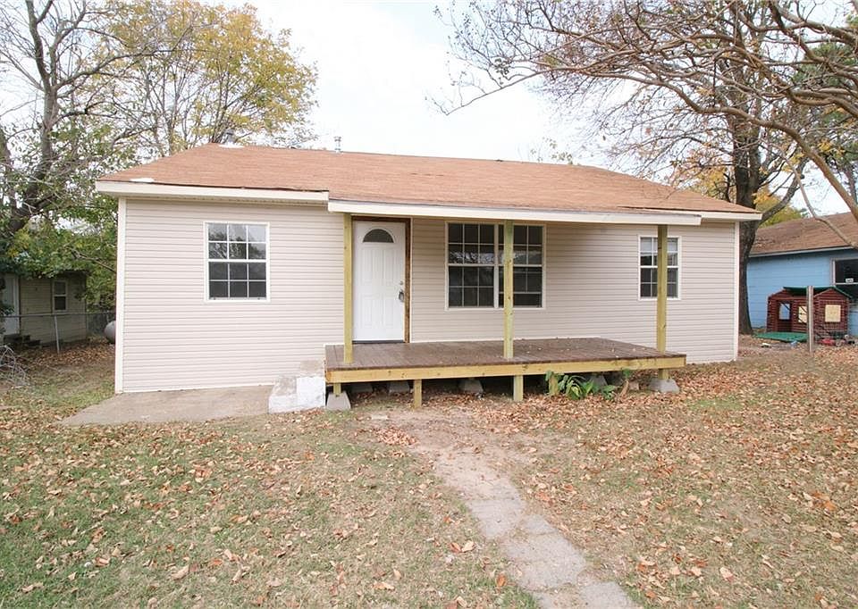 1st image of 216 Holly Dr