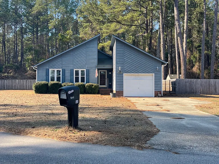 Tee Ct — Photo 2