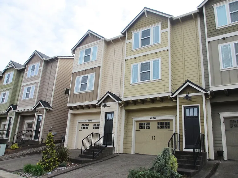 10012 SE Old Town Ct — Photo 1