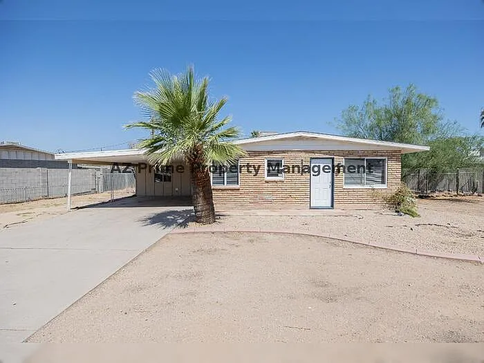 2130 W Cortez St — Photo 2