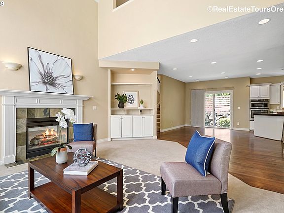 5th image of 25640 Cheryl Dr