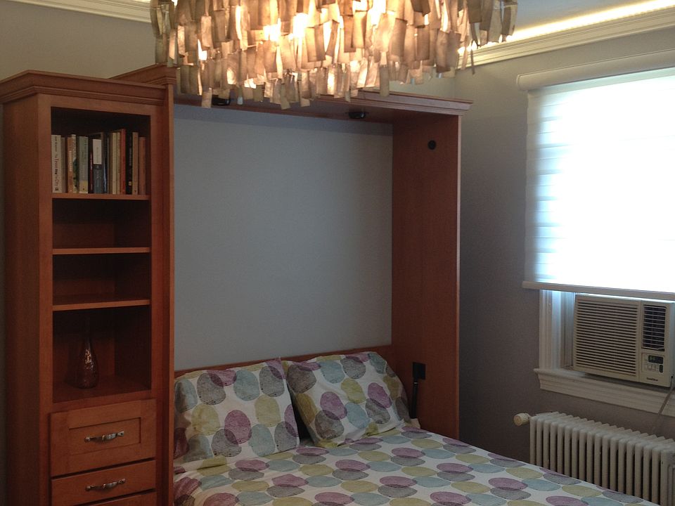 Murphy bed & chandelier.
