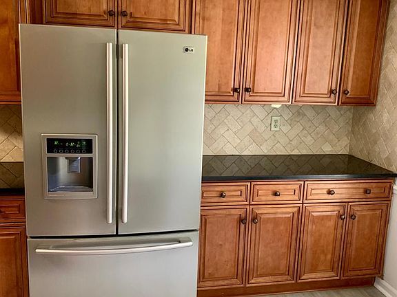 4th image of 10806 Lakehurst Ct
