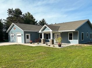 45176 Paradise Rd, Chassell, MI 49916