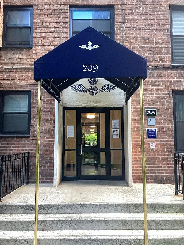 209 Clinton Ave Unit 1D  