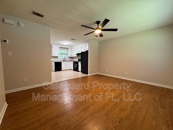2nd image of 4179 Ravenwood Dr