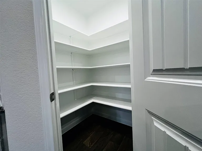 315 Darwin Pl — Photo 14