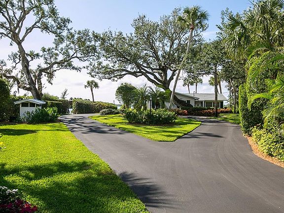 3rd image of 345 Cathedral Oaks Dr