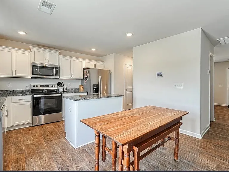 528 Keller Ln — Photo 9