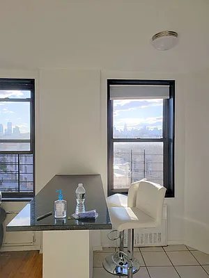 Rented by Voro, LLC | media 17