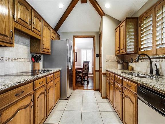 4th image of 2214 Fulton Dr