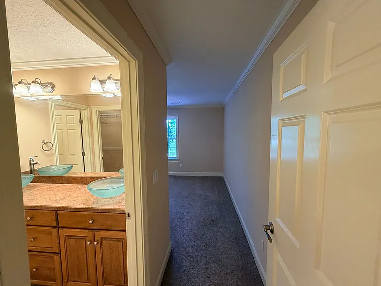 4901 Liberty Cir — Photo 13