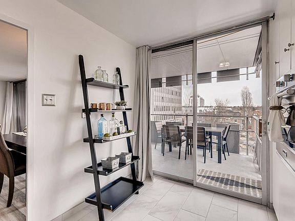 4th image of 790 N Washington St #502