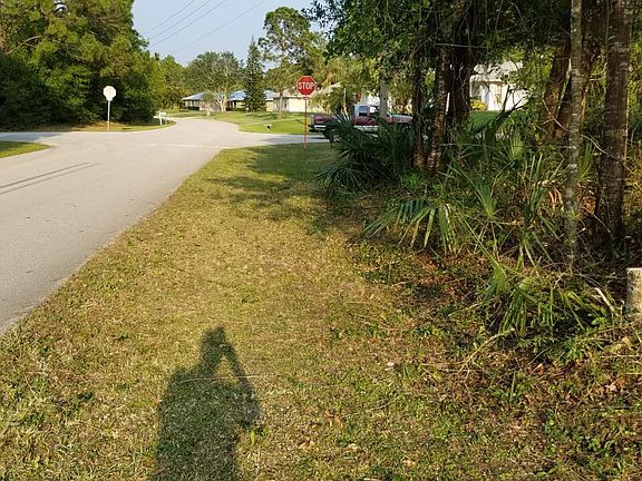 3rd image of 722 Rolling Hill Dr