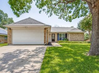 3320 Vine Rdg, Bedford, TX 76021