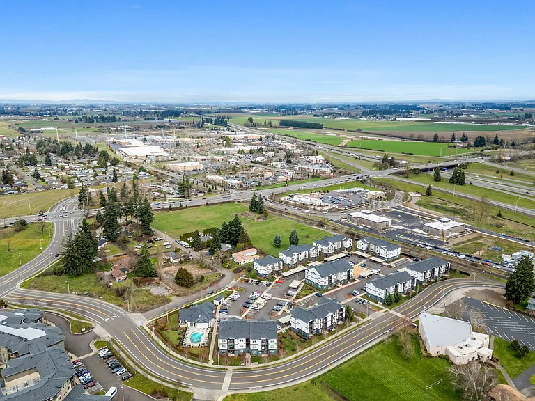 Keizer Station Apartments — Photo 22