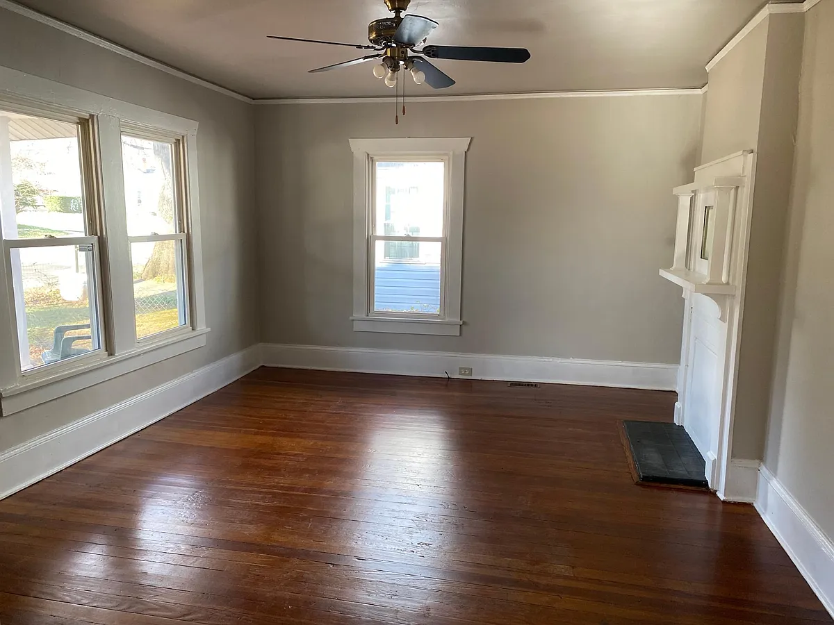 Living Room - 1124 Condon St
