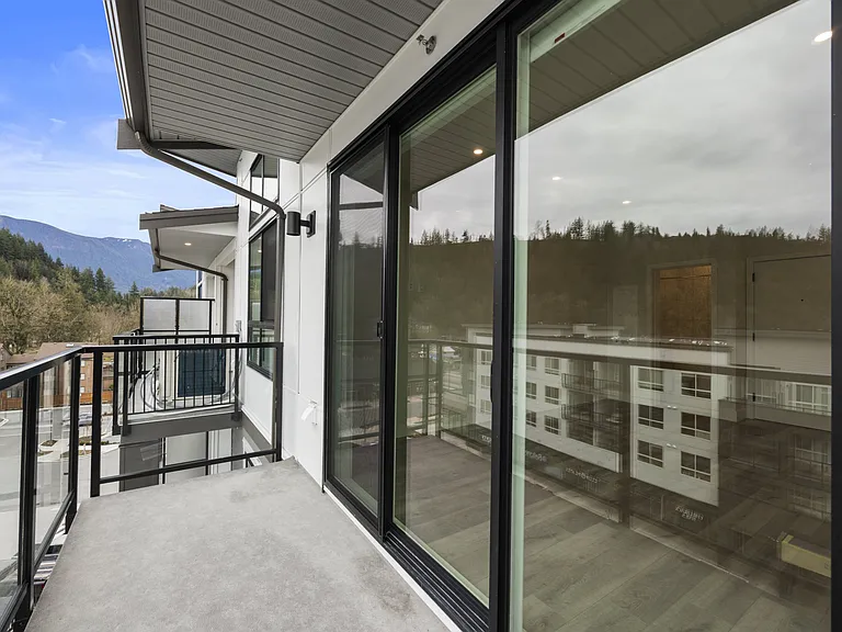 45511 Campus Dr — Photo 49