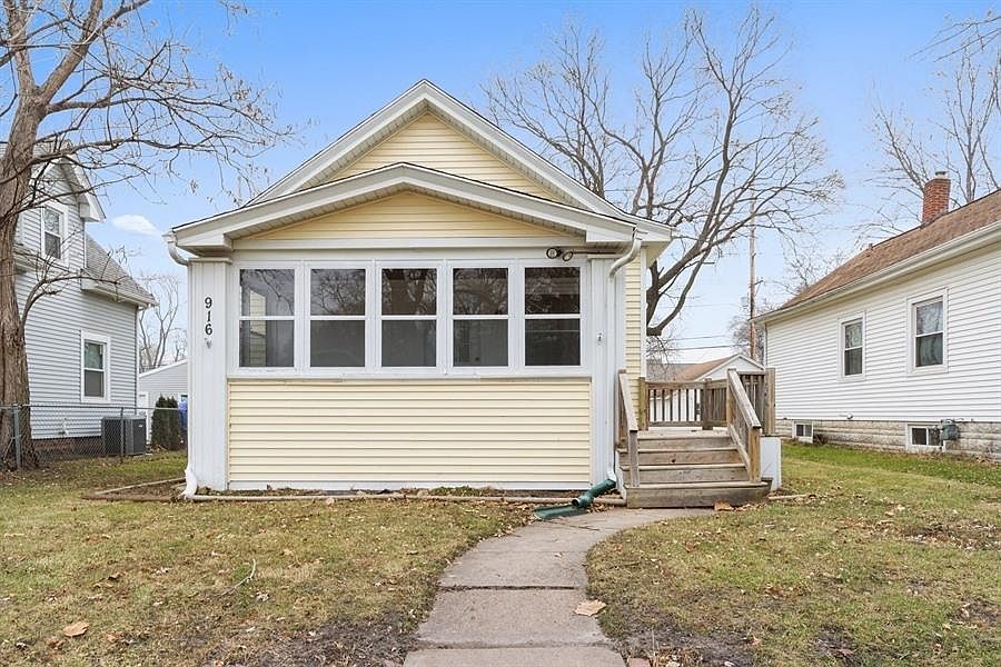 916 H Ave Nw Cedar Rapids Ia 52405 Zillow